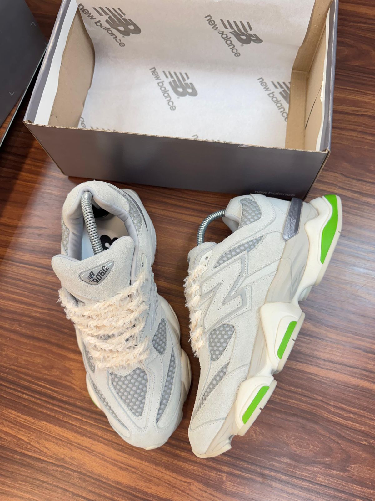 Tênis NB 9060