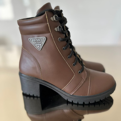 Bota Salto Marrom