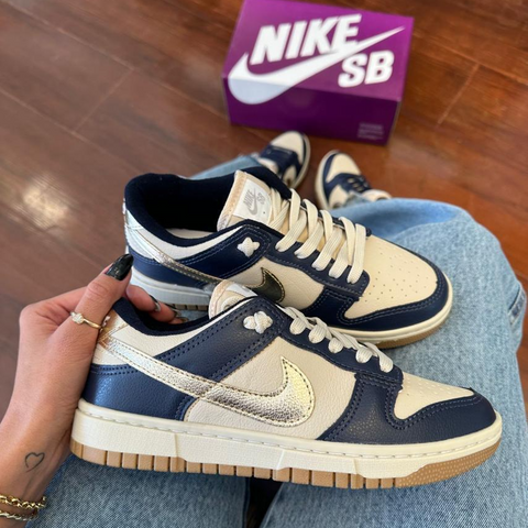 Tênis N Azul Marinho Com Dourado