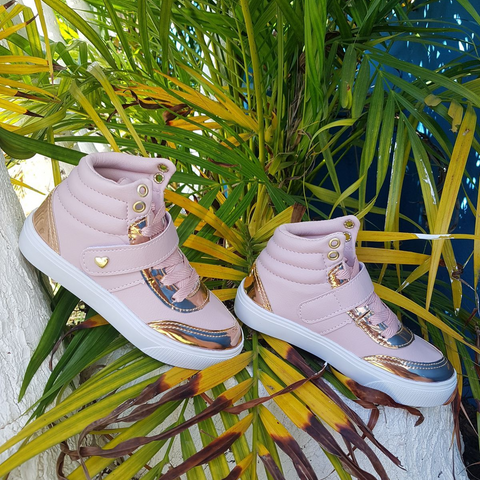 Tênis Rosa com Dourado